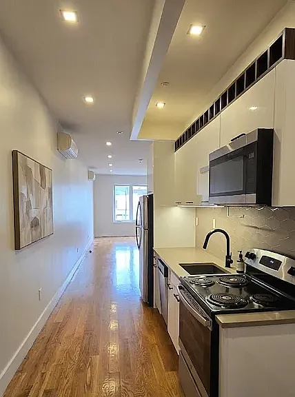163 Court St #3A — Photo 1