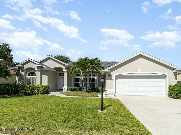 2nd image of 6024 Newbury Cir