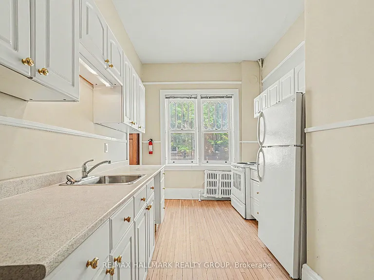413 Elgin St #1 — Photo 14