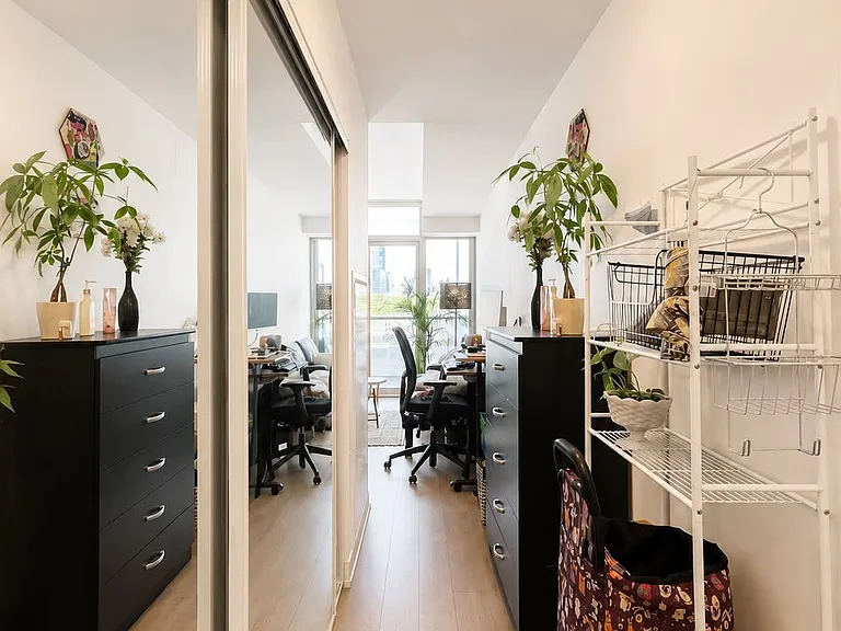 105 George St #514 — Photo 9