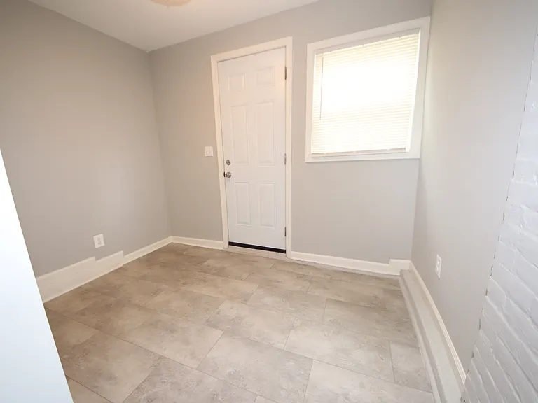 1419 Light St — Photo 15