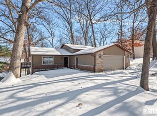 18 Dean Park Dr, Springfield, IL 62707