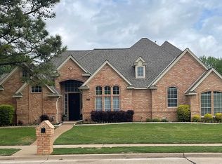 2500 N Whitehaven Dr, Colleyville, TX 76034