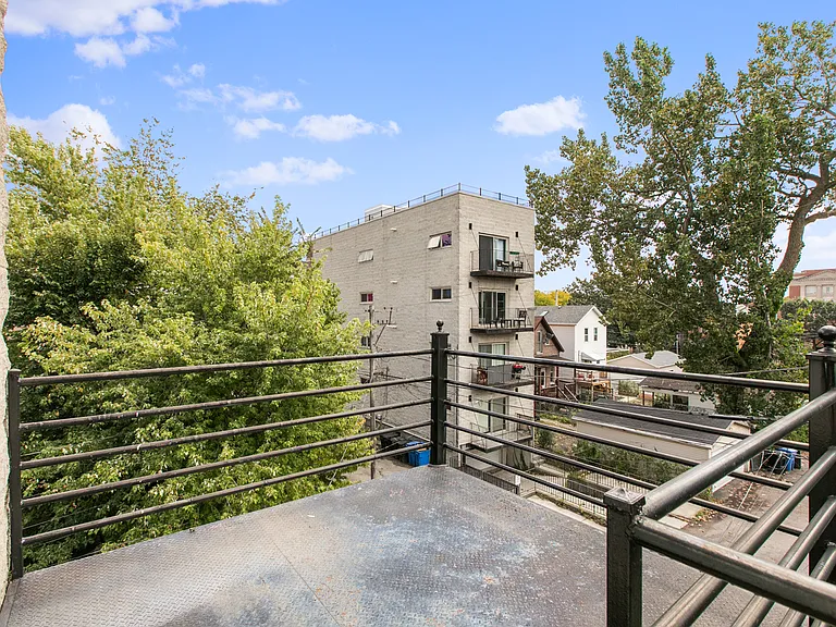 2249 W Monroe St #4 — Photo 21