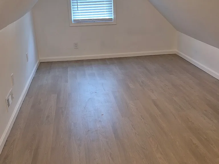 2924 Jarboe St — Photo 5