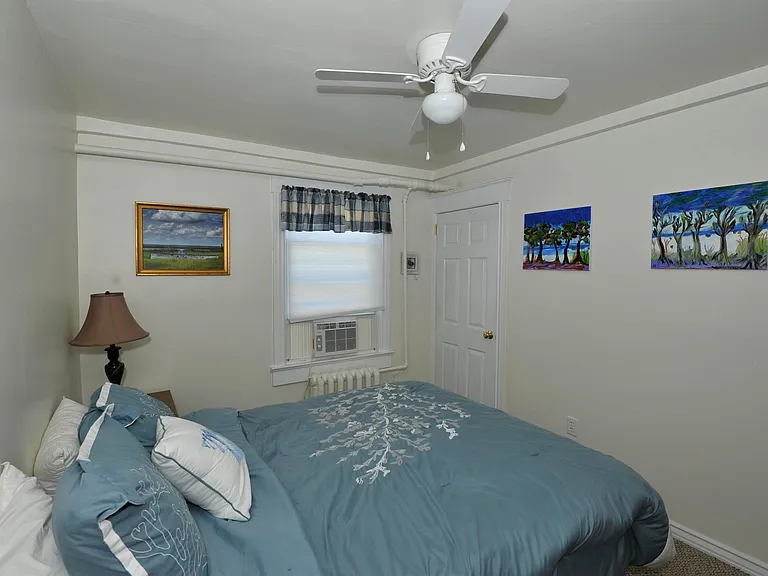 1035 Bay Ave #1 — Photo 7