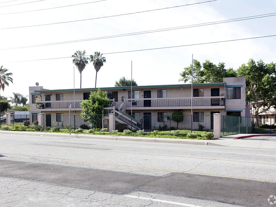 Villa Azusa Senior Apartments (55+)