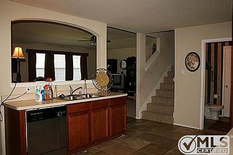 2nd image of 517 Cleveland Dr