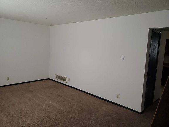 3rd image of 4403-4411 W Millbrook Dr #4405