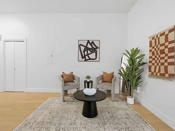 3rd image of 1001 46th St Unit 212