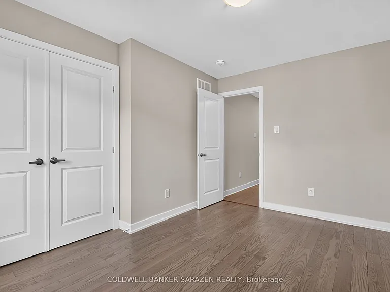 330 Whitham Cres — Photo 21