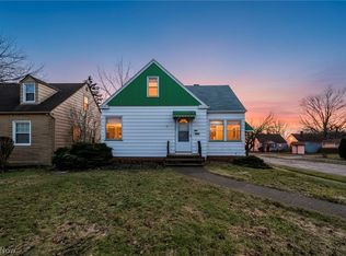 21202 Gardenview Dr, Maple Heights, OH 44137