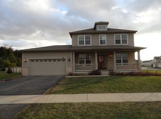 806 Alden Dr, Sycamore, IL 60178