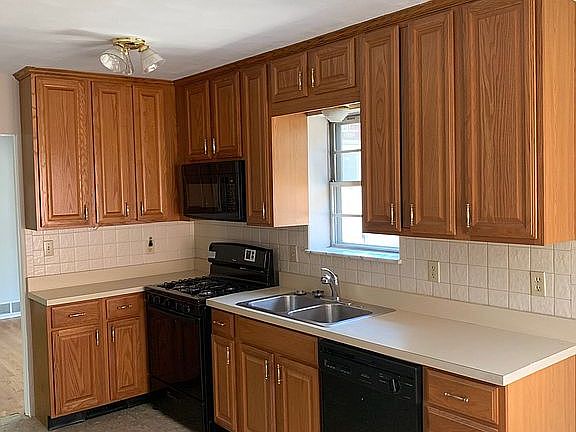 4th image of 6009 Jamieson Ave