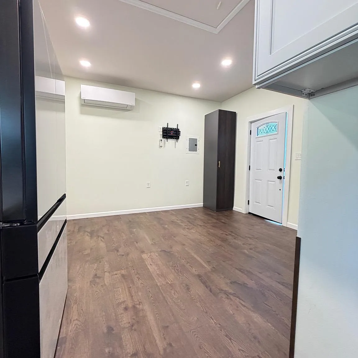 Studio, 450 sqft, $1,300 — Photo 3