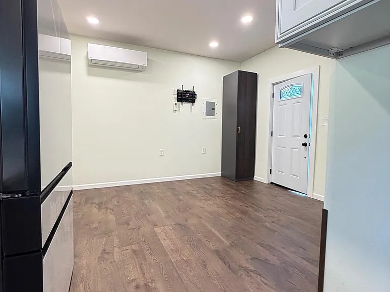 6708 Longridge Dr — Photo 3