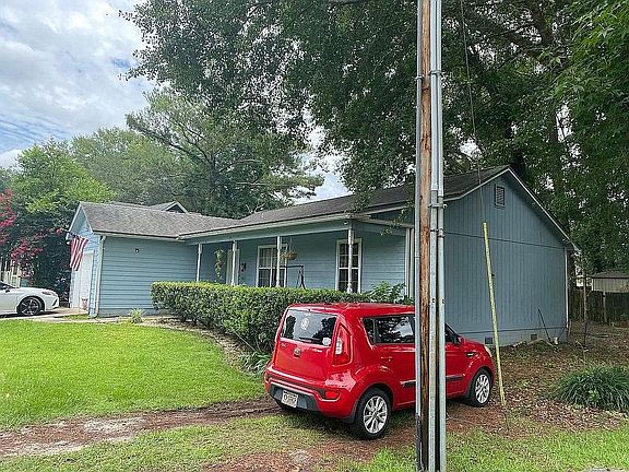 3rd image of 4167 Red Oak Dr #1