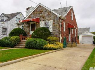 22 Hommell St, Valley Stream, NY 11580