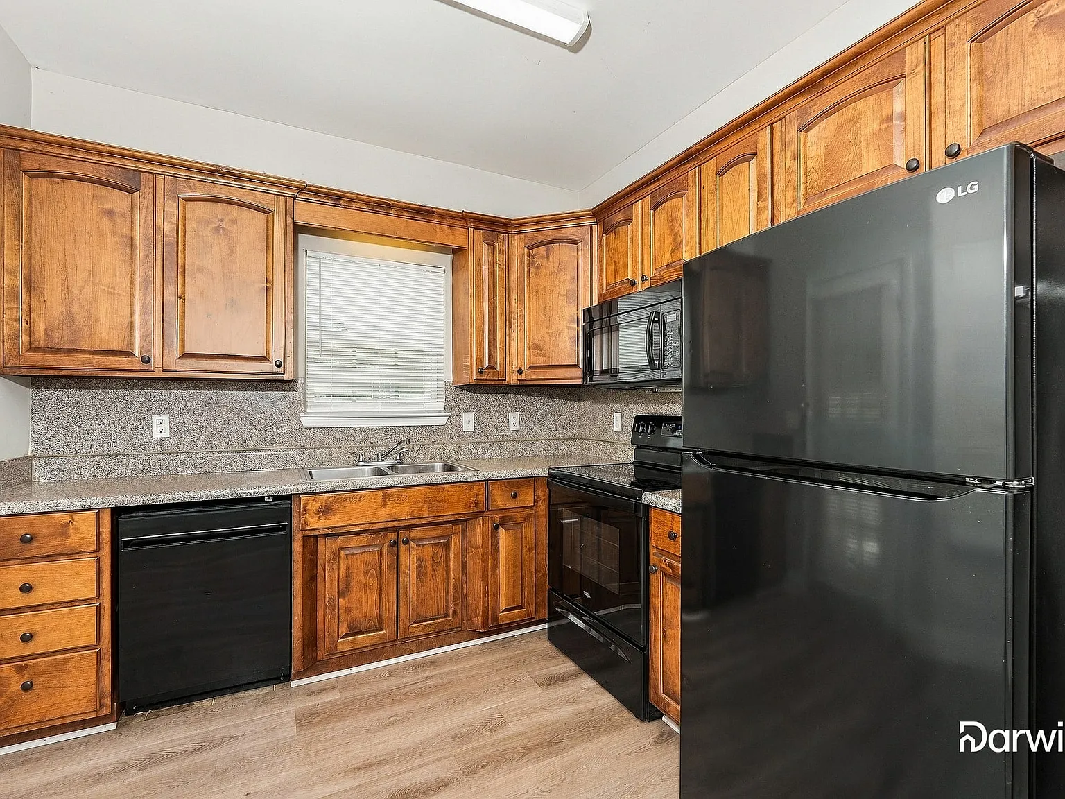 3 bed, 2.0 bath, 1162 sqft, $1,465 — Photo 4