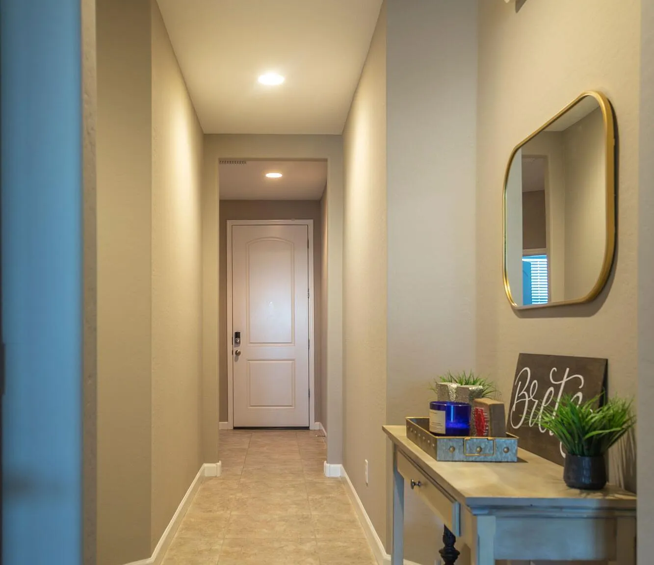 3 bed, 2.0 bath, 1571 sqft, $2,800 — Photo 2