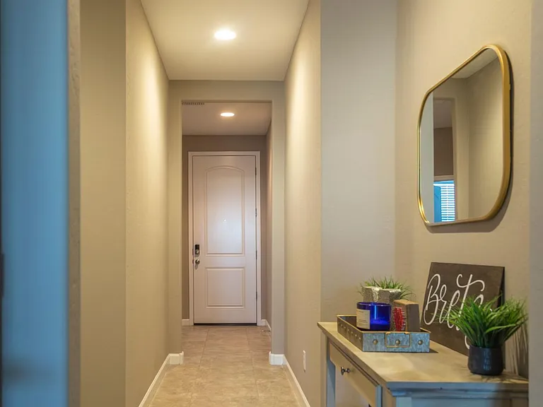 8555 W Georgetown Way — Photo 2