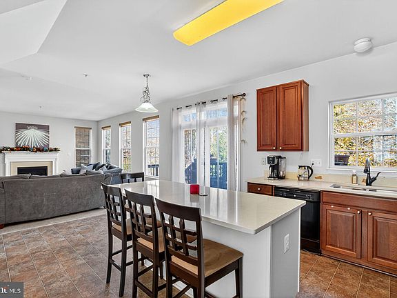 4th image of 9106 Hanley Ct