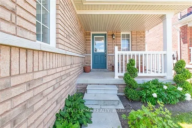 780 Ormond Dr — Photo 2