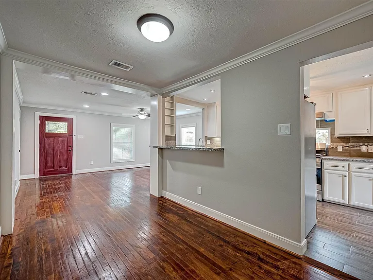 1510 Walton St — Photo 5
