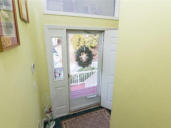 3rd image of 192 River Farms Dr