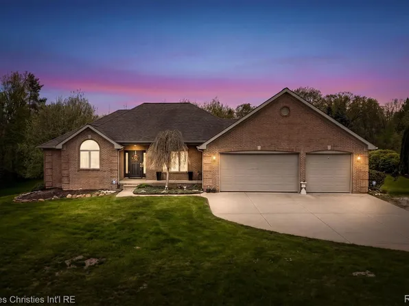 23071 Napier Rd, Northville, MI 48167
