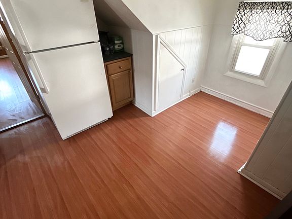 2nd image of 121 Winthrop Ave #3