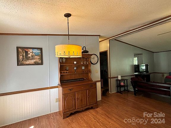 5th image of 222 Pine Lake Dr