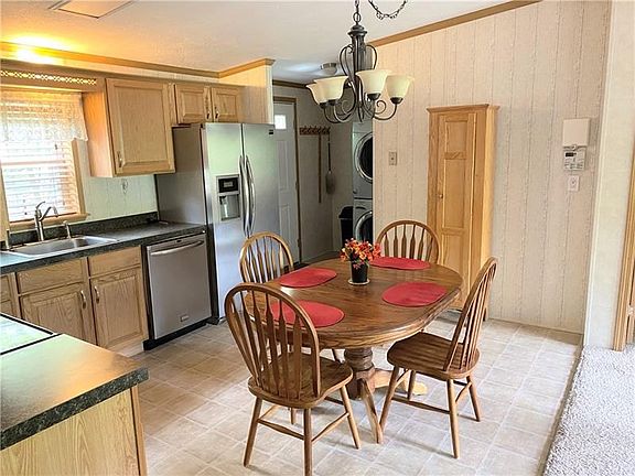 5th image of 205 Upper Godfrey Dr