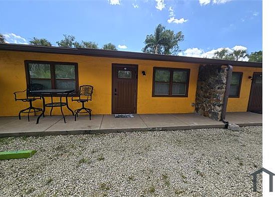 2nd image of 520 Drury Ln #B