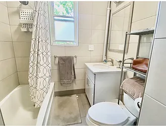 Rented by Papp Realty