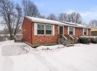 23 Farmstead Circle, Bloomfield, CT 06002