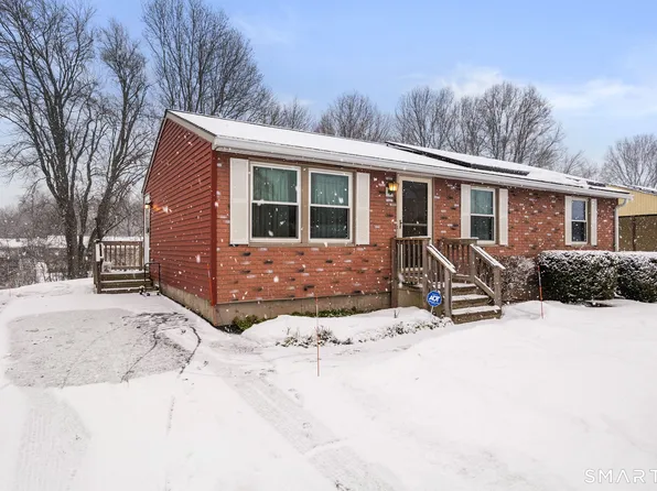 23 Farmstead Cir, Bloomfield, CT 06002