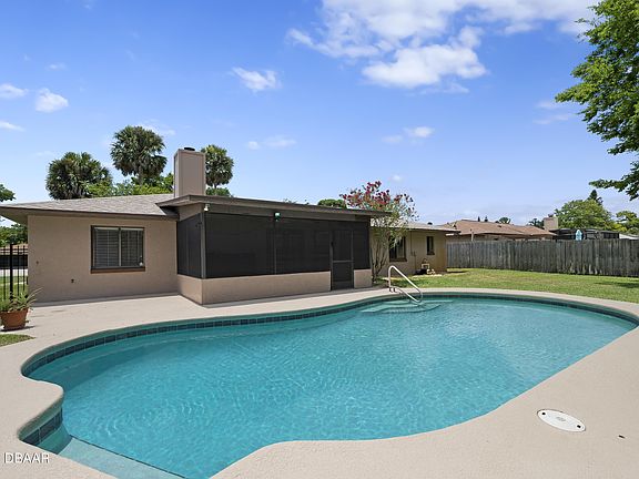 4th image of 3457 Country Walk Dr