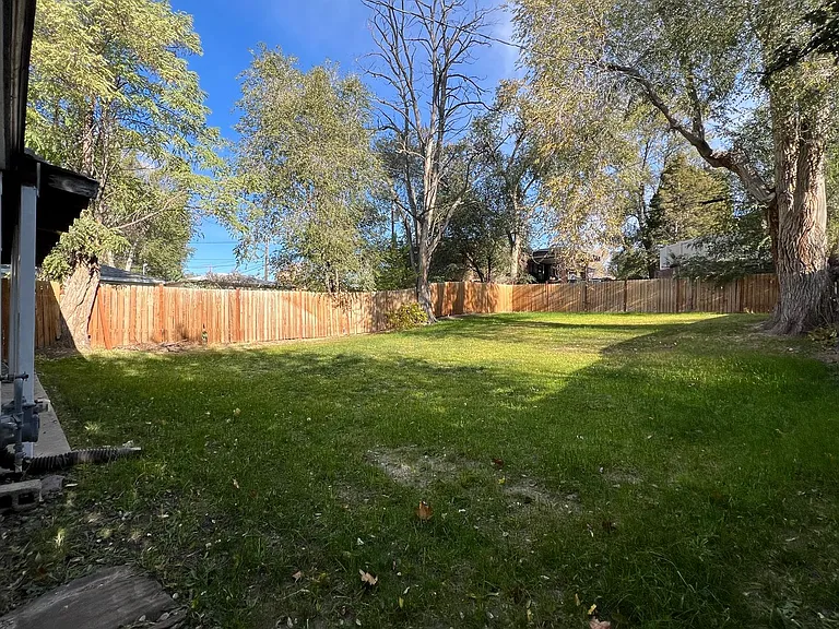 144 S 14th Ave — Photo 23