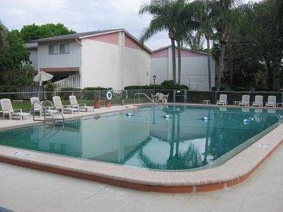 3rd image of 1640 58th Ave S APT 6