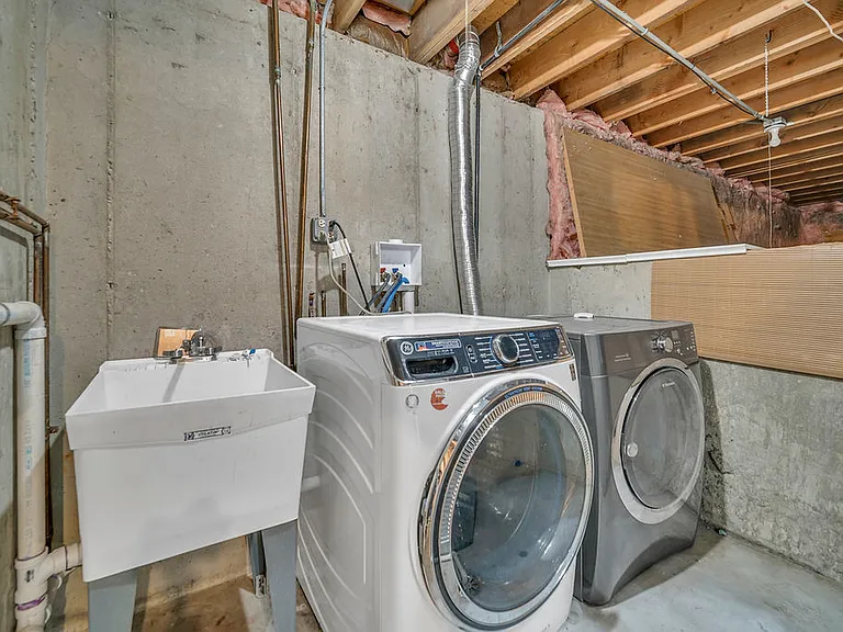 1100 Lockwood Dr — Photo 30