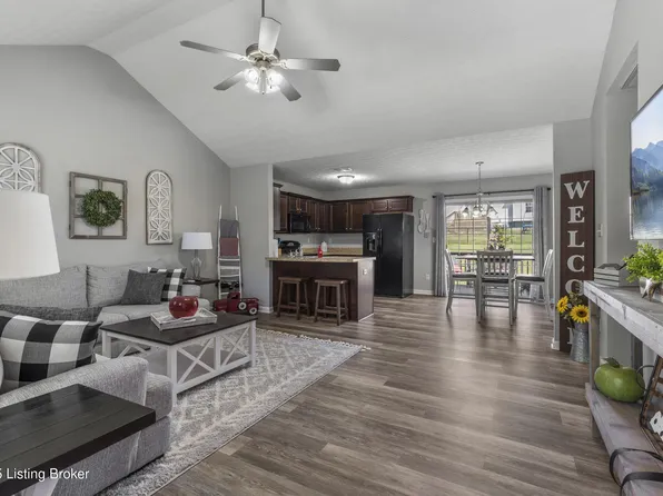 392 Gentry Ln, Mount Washington, KY 40047