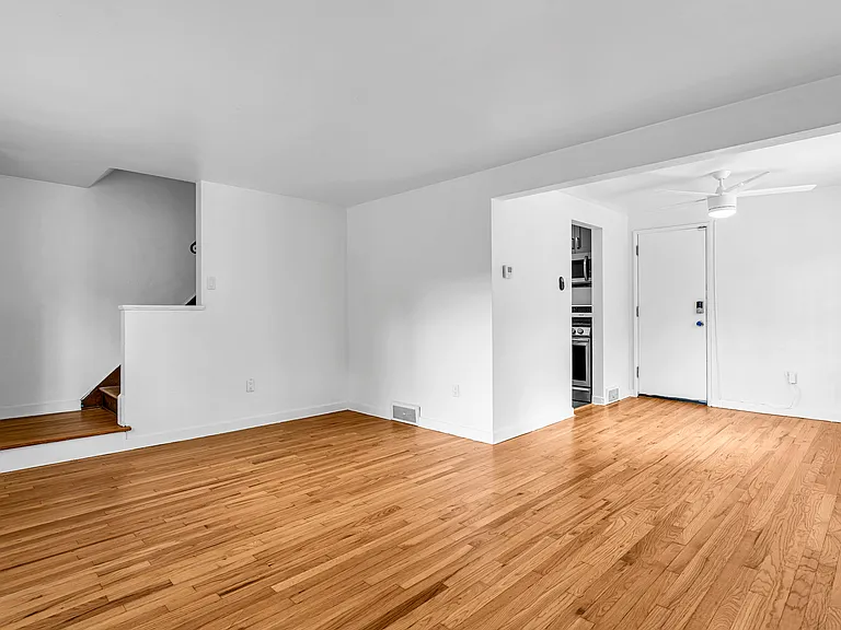 1205 Labelle Ave — Photo 2