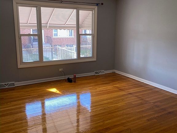 2nd image of 5080 W Van Buren St APT B