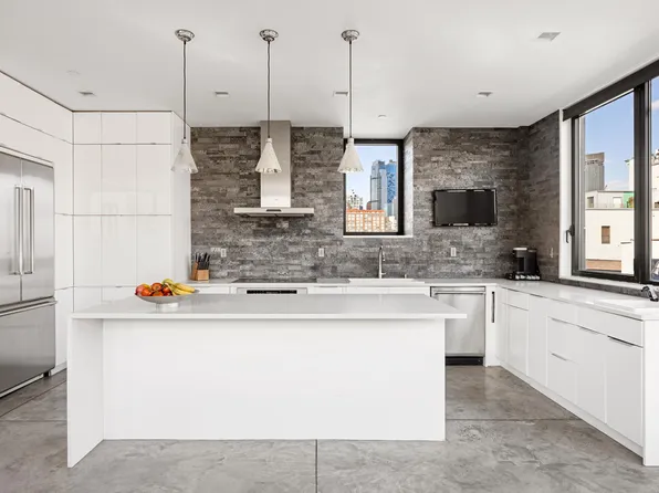 311 Warren Street image 4 of 19