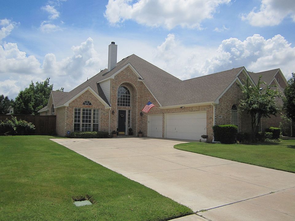 Three car garage!