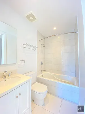 Rented by Highline Residential | media 28