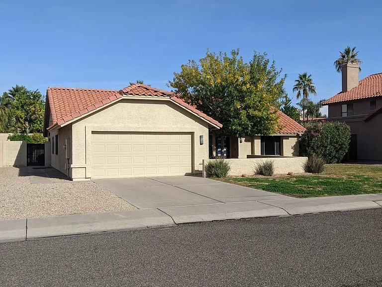 5708 E Angela Dr — Photo 1