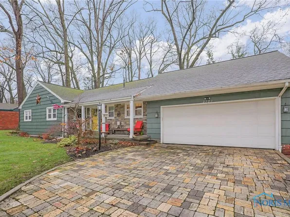 2721 W Rockridge Cir, Toledo, OH 43606