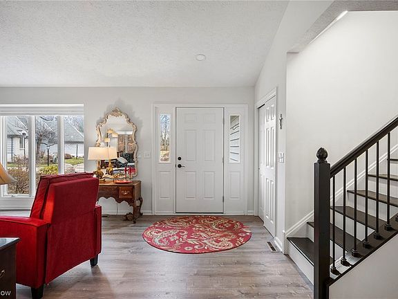 3rd image of 1034 Creek Ln